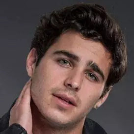 Mauricio Abad net worth