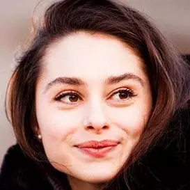 Esther Abrami net worth