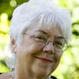 Alma Flor Ada net worth