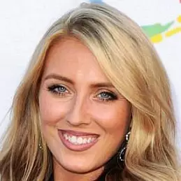 Chloe Agnew net worth