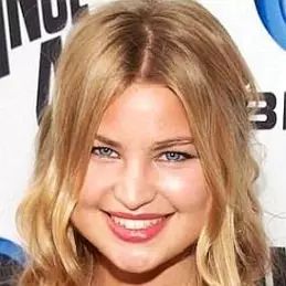 Jennifer Akerman net worth