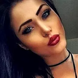 Claudia Alende net worth