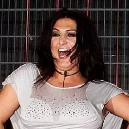 Nadia Almada net worth