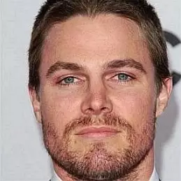 Stephen Amell net worth