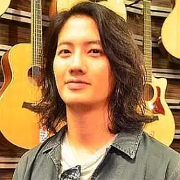 Arak Amornsupasiri net worth