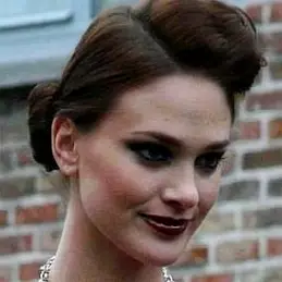 Cilou Annys net worth