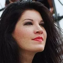 Emma Anzai net worth