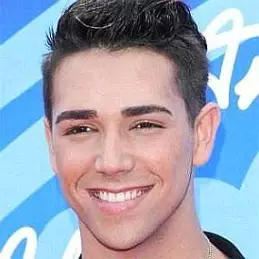 Lazaro Arbos net worth