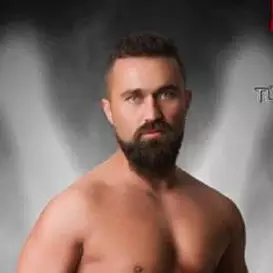 Unsal Arik net worth