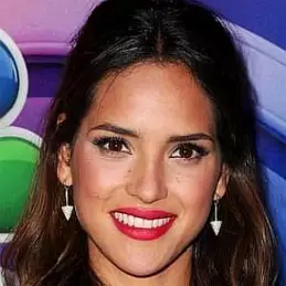 Adria Arjona net worth