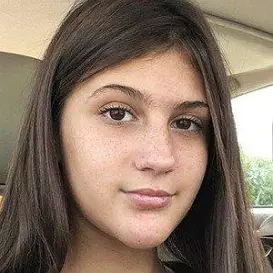 Roselie Arritola net worth