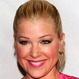 Jennifer Aspen net worth