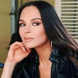 Lola Astanova net worth