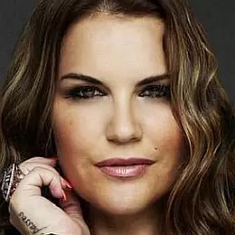 Katia Aveiro net worth