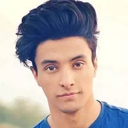 Aksh Baghla net worth