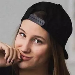 Amelie Barbeau net worth