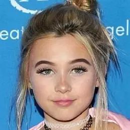 Alabama Barker net worth