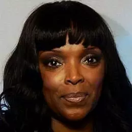 Marlyne Barrett net worth