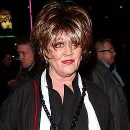 Amanda Barrie net worth
