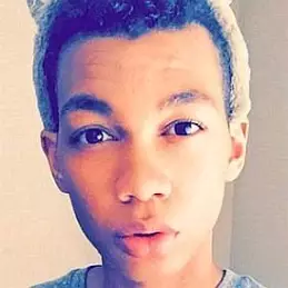 Kahlen Barry net worth