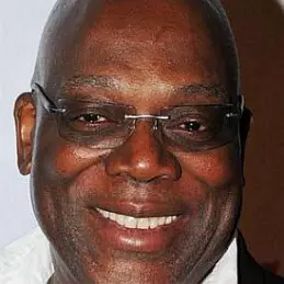 Thom Barry net worth