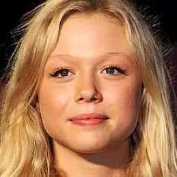 Naomi Faye Battrick net worth