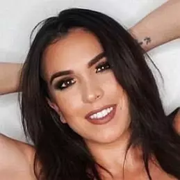 Astrid Bavaresco net worth