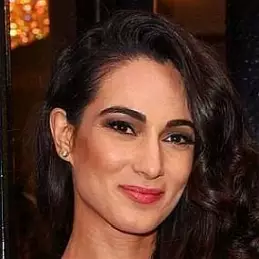 Asli Bayram net worth