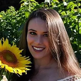 Caitlin Beadles net worth