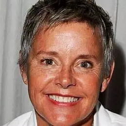 Amanda Bearse net worth