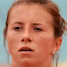 Annika Beck net worth