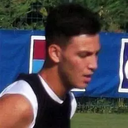 Ramy Bensebaini net worth