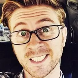 Simon Bentley net worth