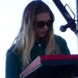 Natalie Bergman net worth