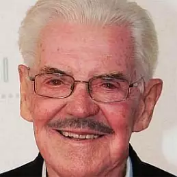 Jack Betts net worth