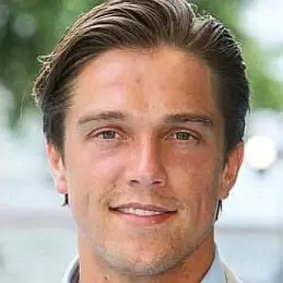 Lewis Bloor net worth