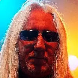 Mick Box net worth