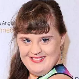 Jamie Brewer net worth