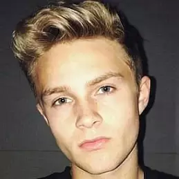 Simon Britton net worth