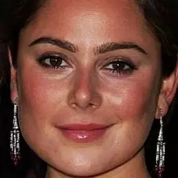 Amanda Brooks net worth