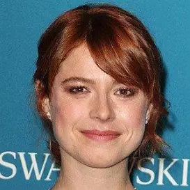 Jessie Buckley net worth