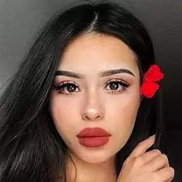 Hayley Bui net worth