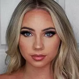 Kaylee Bull net worth