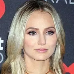 Lauren Bushnell net worth