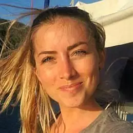 Elayna Carausu net worth