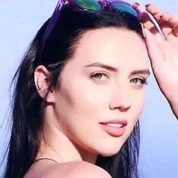 Sydney Carlson net worth