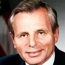 Frank Carlucci net worth