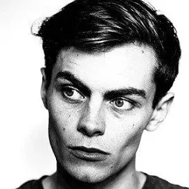 Freddy Carter net worth