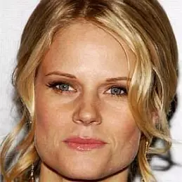 Joelle Carter net worth