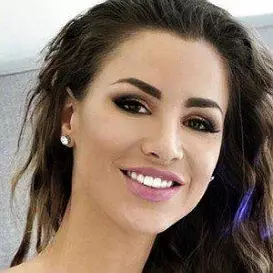 Jordan Carver net worth